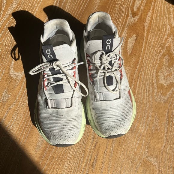 Good used - On Cloudnova - Picture 7 of 8